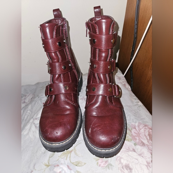 Wine colored boots - Picture 7 of 9